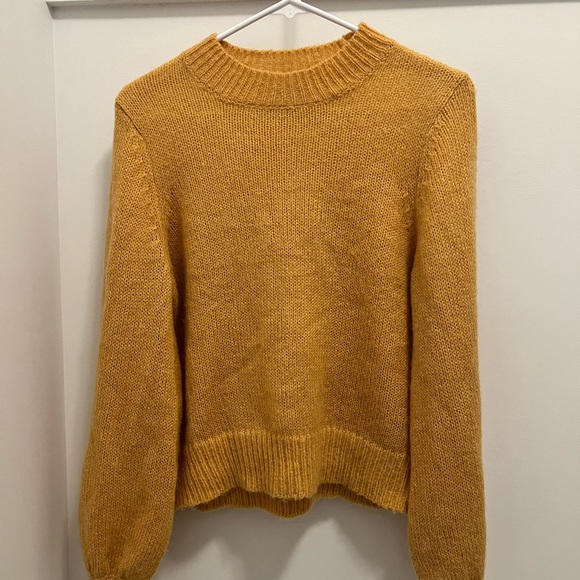 Rollas fluffy gigi knit sweater in gold - Picture 3 of 6